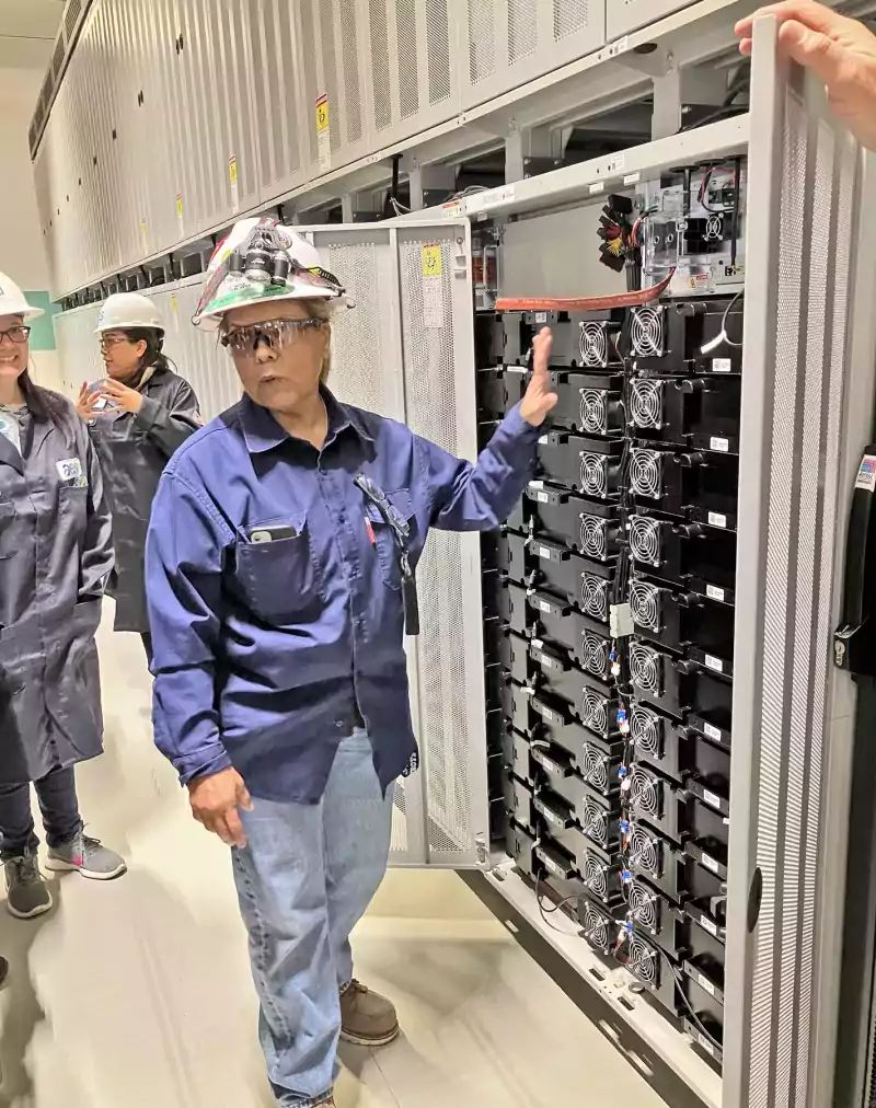 Seguro energy storage employee 2