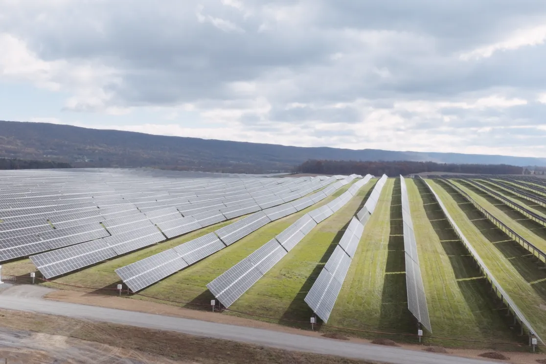 Great Cove 1 in Fulton County â Solar array, CAB and LBD system tying into Power Conversion Station.png